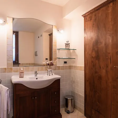 Willa Adele - Historic Dimora With Pool & Sea View